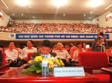 GS Ngo Bao Chau: 'Toan hoc giong nhu vien keo' hinh anh