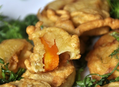 Ru nhau di an banh rau ngon la pho Nguyen Bieu hinh anh