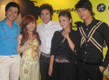 Dan Truong song ca cung fan hinh anh