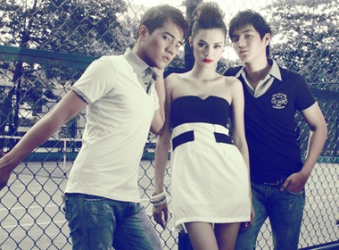 Ngoc Oanh 'cap ke' voi 2 chang sinh doi hinh anh