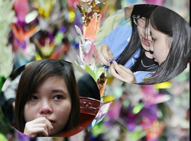 Nuoc mat roi trong le trao 10.000 hac giay den Nhat hinh anh