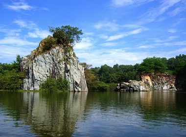 Dao choi tai vinh Ha Long thu nho mien Nam hinh anh