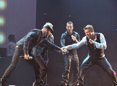 Backstreet Boys 'do mo hoi' cung fan Sai thanh hinh anh