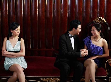 Doi pho voi nguoi cu cua chang hinh anh