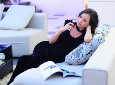 A hau Ngoc Oanh ngo ngang vi tin don lay chong hinh anh