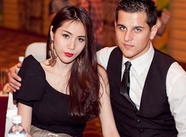 Thuy Tien tinh tu ben ban nhay 9X hinh anh