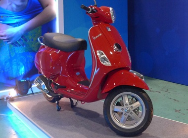 Vespa LX va Vespa S them phien ban phun xang dien tu hinh anh