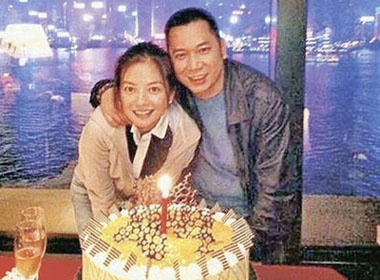 Nhung ke thu ba may man trong showbiz Hoa Ngu hinh anh