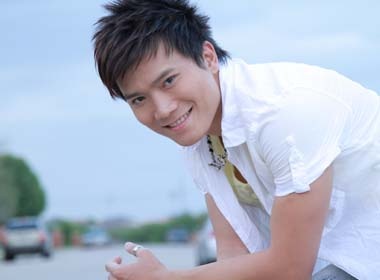 Khang Viet sam xe hoi tai My hinh anh