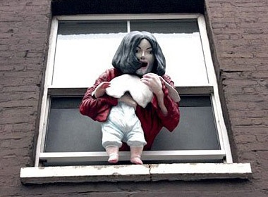 Tuong Michael Jackson suyt danh roi con gay tranh cai hinh anh