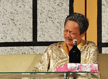 Tan Hoang bi hon ma bao oan hinh anh