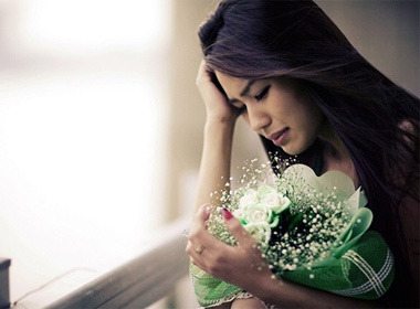 Lo mat cai ngan vang cho nguoi minh khong yeu hinh anh