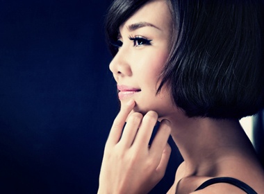 Thanh Hang thich nam nha hon di bar hinh anh