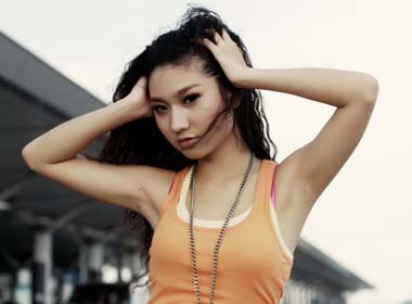 Cao My Kim hua hen pha cach va noi loan hon hinh anh