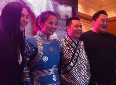 Lo anh sinh nhat con gai Trieu Vy hinh anh