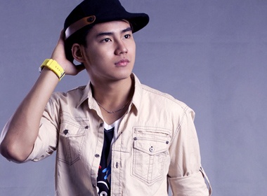 Trang phuc cho ngay he cua chang trai nang dong hinh anh