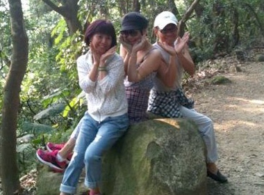 Selina (S.H.E) khoe anh leo nui hinh anh