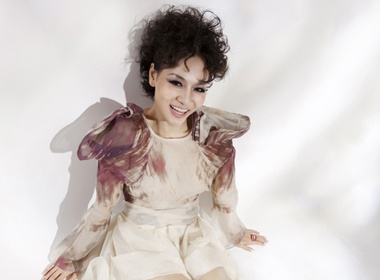 Thu Minh mang 'Duong cong' khai man 'Buoc nhay hoan vu' hinh anh