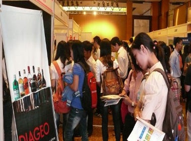 Hang ngan nguoi tim kiem co hoi tai 'Ngay hoi viec lam quoc te 2011' hinh anh