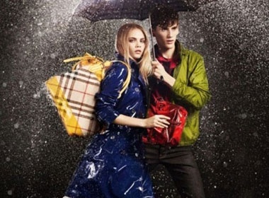 Burberry lang man cung mua thang 4 hinh anh