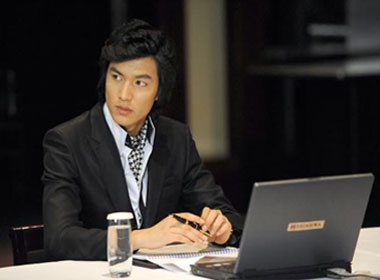 Diem lai 2 'moi tinh' lang man cua Lee Min Ho hinh anh