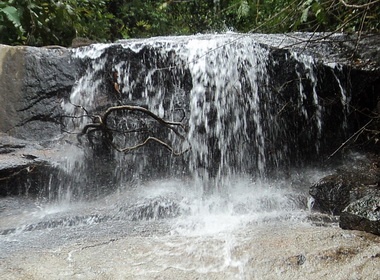 Nhung ngon thac hung vi o Dak Nong hinh anh