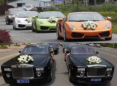 Doan ruoc dau 26 chiec sieu xe o Trung Quoc hinh anh