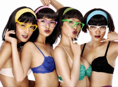 Chan dai Viet khoe mau hot goi cam hinh anh