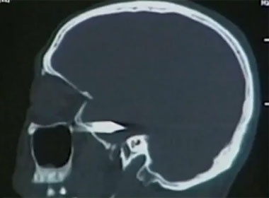 Dan nam trong dau 23 nam ma khong biet hinh anh