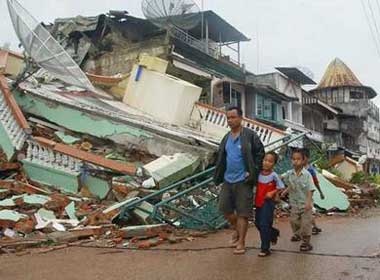 Indonesia nao loan vi dong dat hinh anh