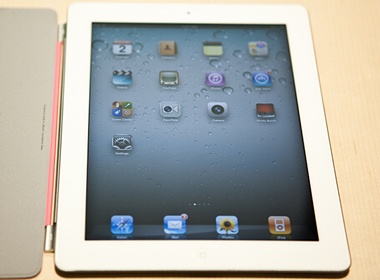 Doanh so iPad 2 bi anh huong do thieu linh kien hinh anh