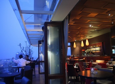 Ngam hoang hon Ha Noi tu Rooftop cafe hinh anh