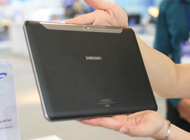 Chiem nguong Galaxy Tab 10.1 va laptop sieu mong cua Samsung hinh anh
