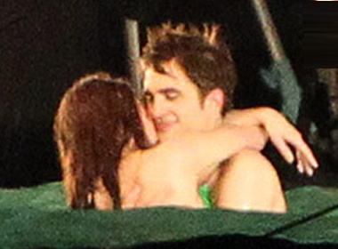 Anh trang mat goi cam cua cap doi 'Chang vang' hinh anh