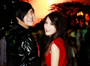 Wanbi tinh tu ngam phao hoa cung ban gai Han Quoc hinh anh