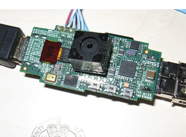 May tinh gia 25 USD cho tre em hinh anh