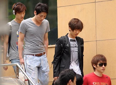 Hinh anh Suju truoc gio len san khau Viet Nam hinh anh