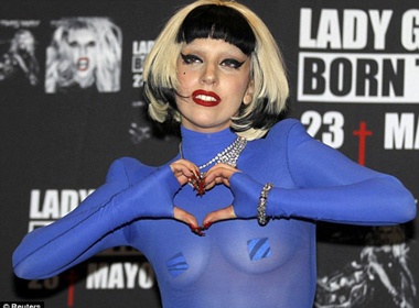 Hoang hon voi man khoe vong 1 cua Lady Gaga hinh anh