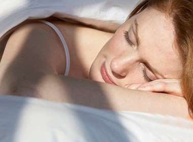 Khac phuc vung da chay nang hinh anh