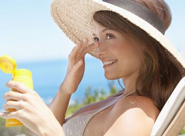 Chon kem chong nang cho da dau hinh anh