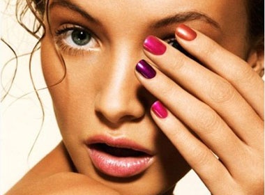 7 mau son mong tay 'hot' cho mua he hinh anh