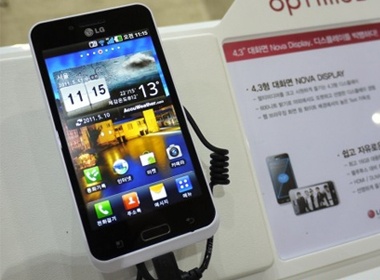 LG Optimus Big - doi thu xung tam cua Galaxy S II hinh anh