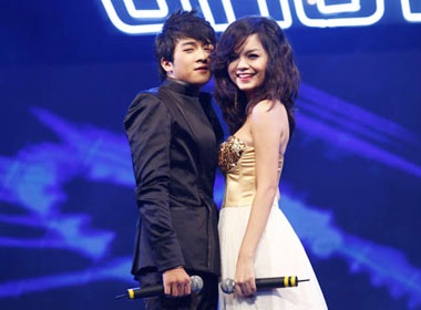 Pham Quynh Anh dep doi ben Phi Truong hinh anh