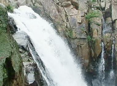 4 ngon thac hung vi cua Dak Lak hinh anh