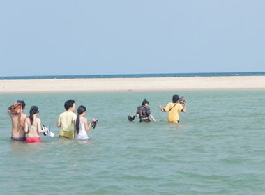 Loi song ra bien Suoi O hinh anh