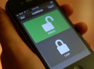 Mo khoa cua bang dien thoai thong minh hinh anh