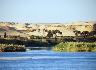 Nhung dong song dai nhat the gioi hinh anh