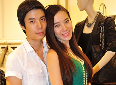 Chung Thuc Quyen tinh tu khoe ban trai hinh anh