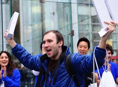 iPad 2 'tan cong' thi truong Nga va Nam My hinh anh