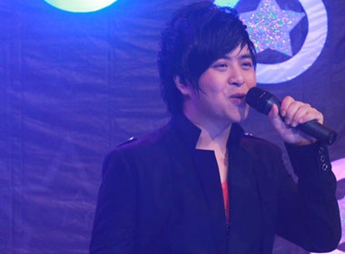 Wanbi Tuan Anh van yeu doi ngay ca khi that tinh hinh anh